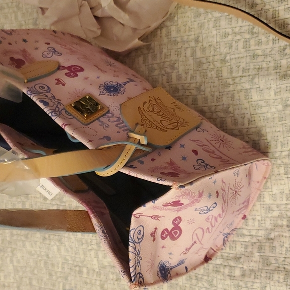 Disney Dooney & Bourke 2014 Princess Half Marathon Weekened‎ Bag - Picture 14 of 16